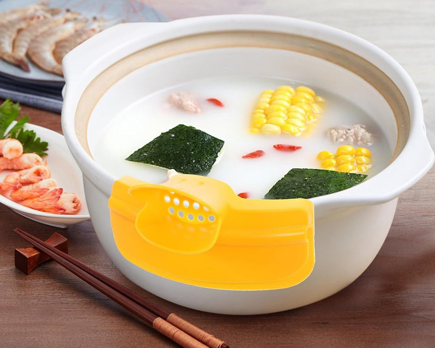 Bec verseur en silicone avec passoire « style bec de canard » pour casserole - Roxanne Cuisine